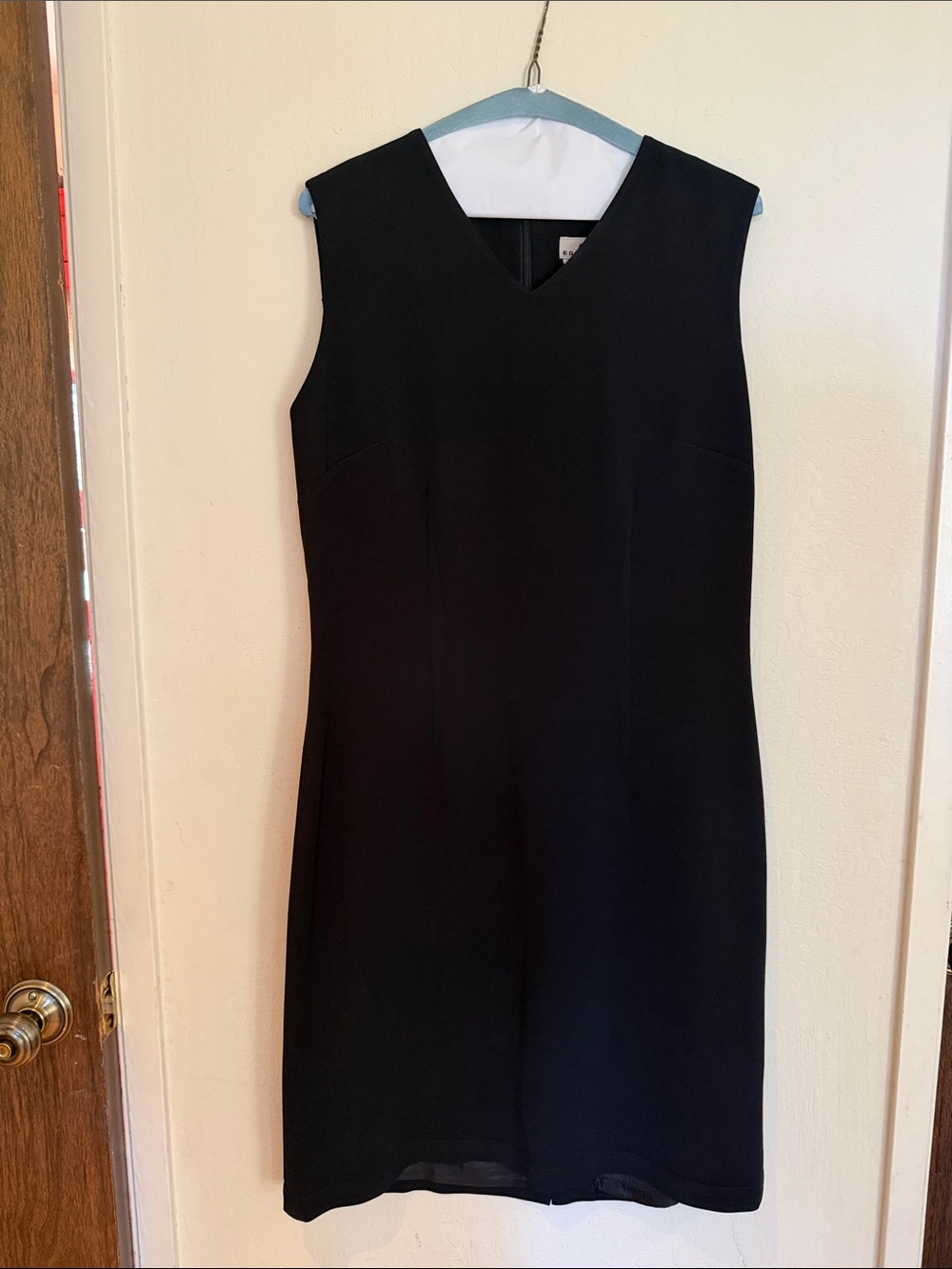 Eddie Bauer Black Sleeveless V-Neck Midi Dress